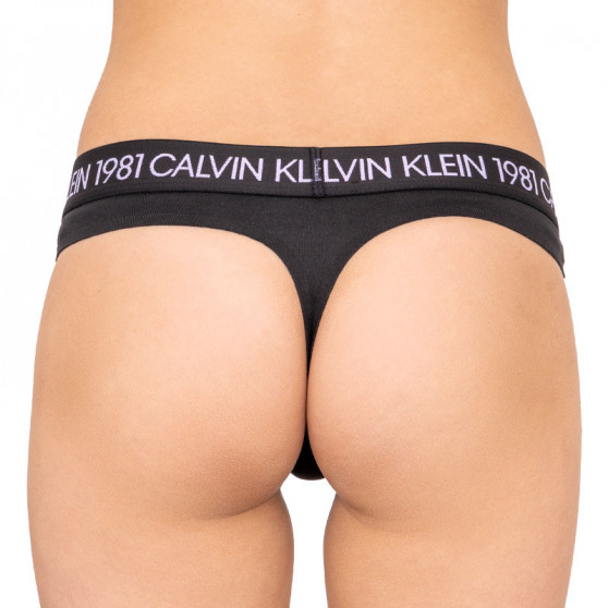 Calvin Klein Naisten stringit musta (QF5448E-001)