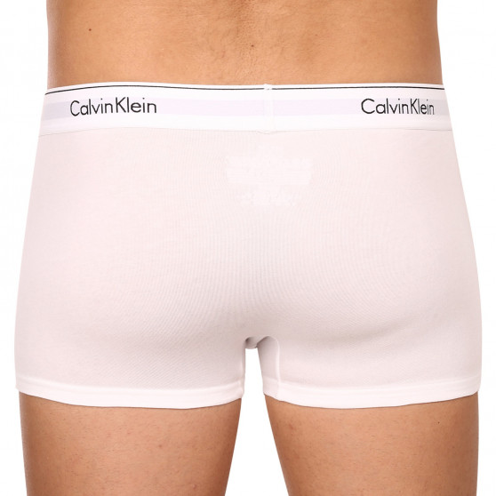 3PACK Calvin Klein miesten bokserit valkoiset (NB2380A-100)