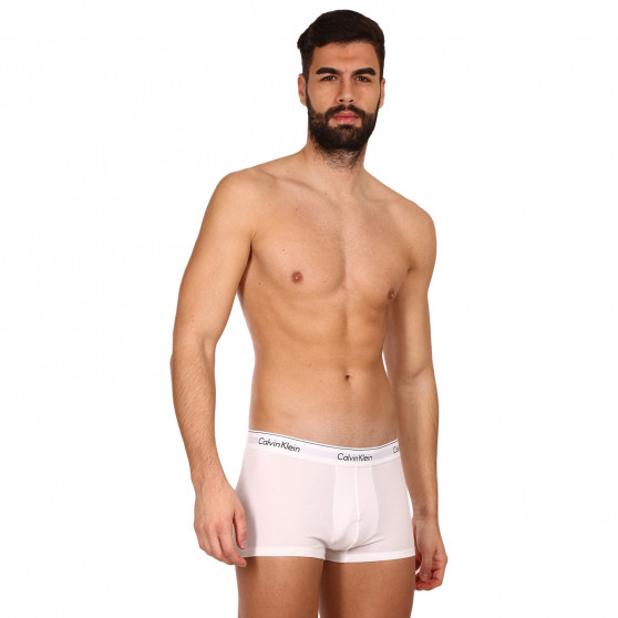 3PACK Calvin Klein miesten bokserit valkoiset (NB2380A-100)