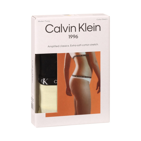 2PACK Calvin Klein naisten stringit moniväriset (QD3990E-BP5)