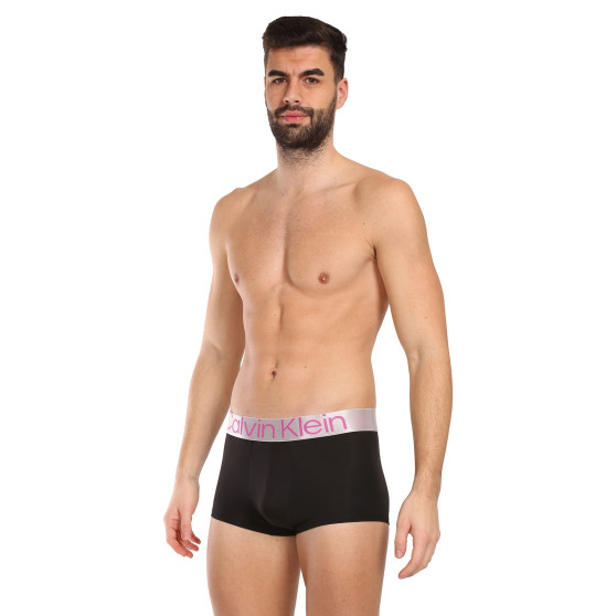 3PACK Calvin Klein miesten bokserit mustat (NB3074A-MHQ)