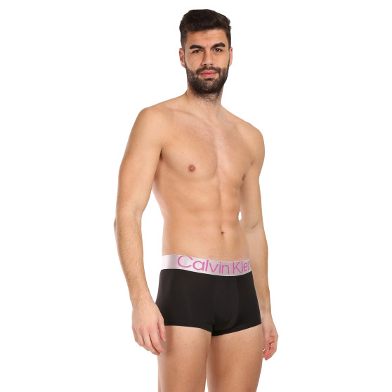 3PACK Calvin Klein miesten bokserit mustat (NB3074A-MHQ)