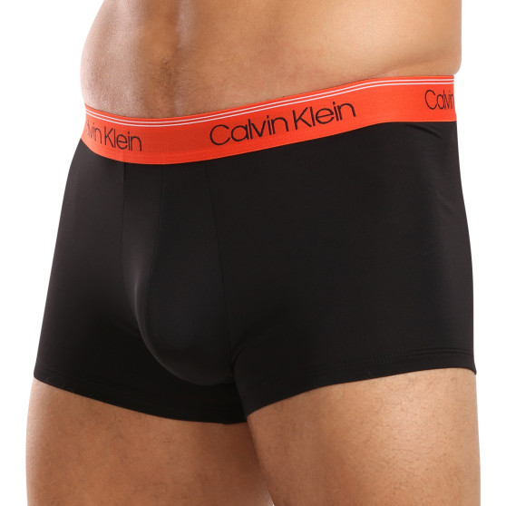 3PACK Calvin Klein miesten bokserit mustat (NB2569A-N33)